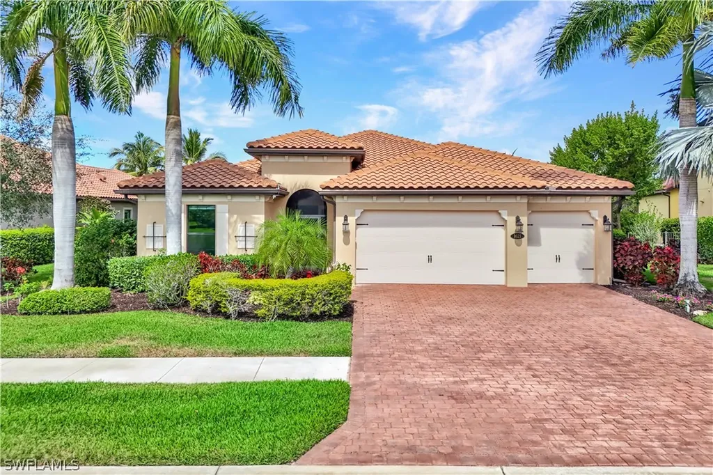 Naples FL, 1621 Songbird Court