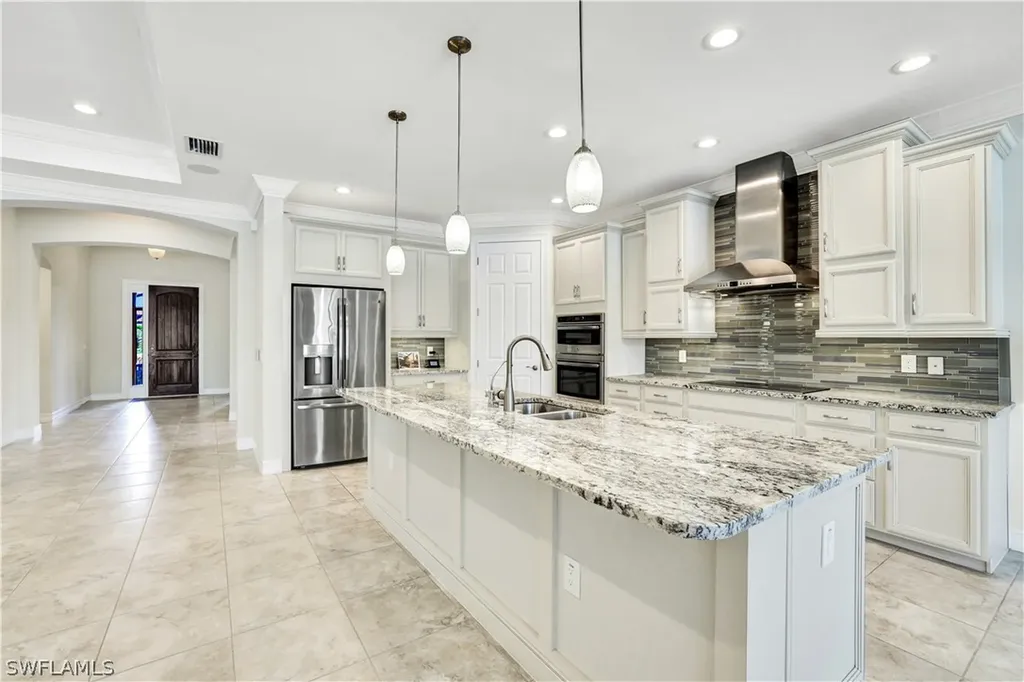 1621 Songbird Court Naples FL 34120