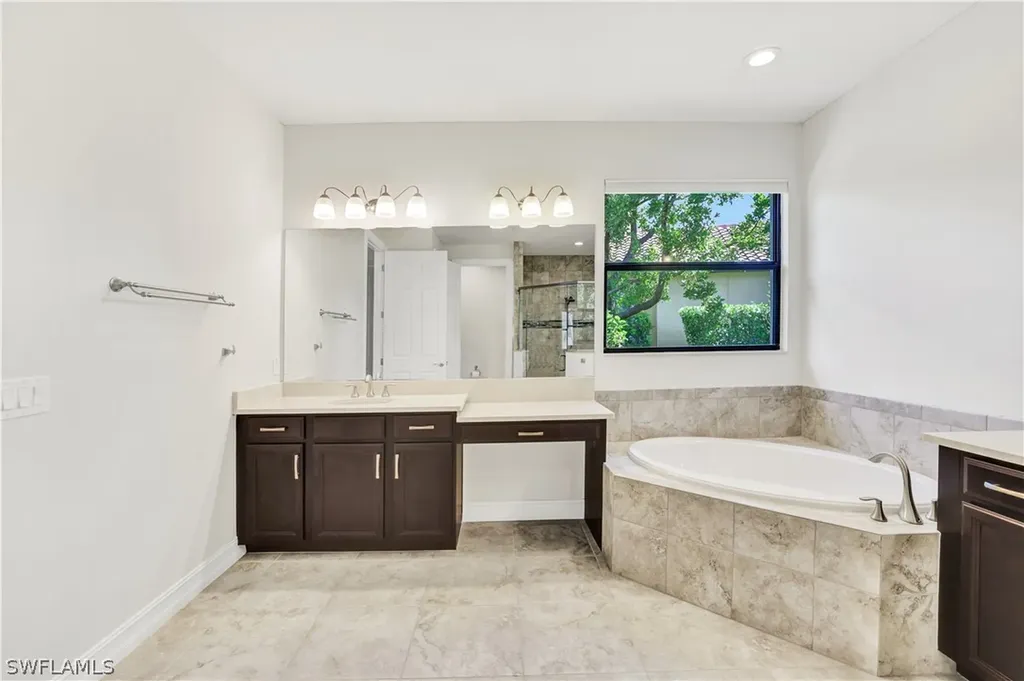 1621 Songbird Court Naples FL 34120