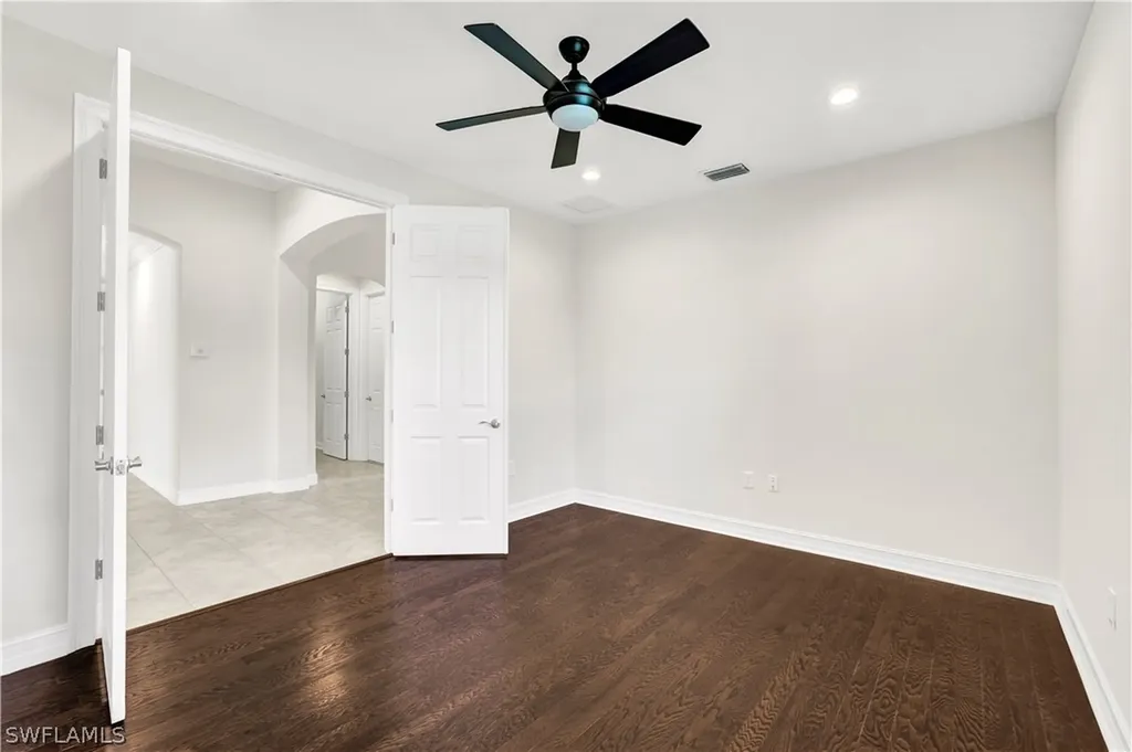 1621 Songbird Court Naples FL 34120
