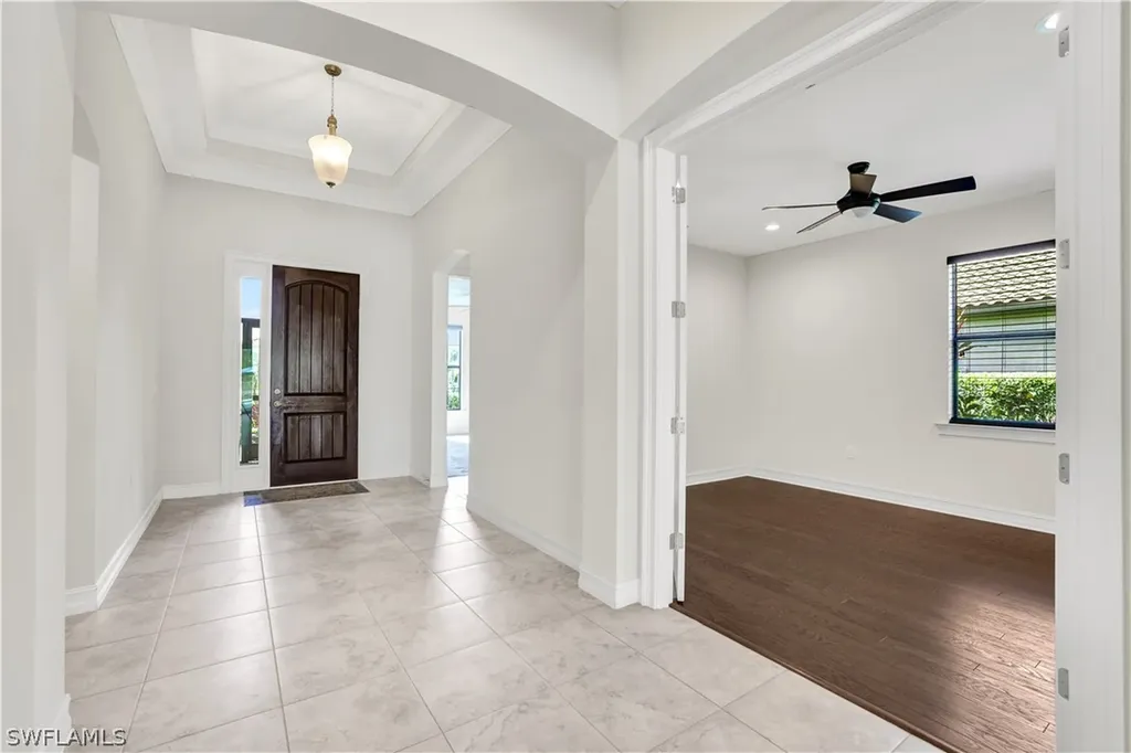 1621 Songbird Court Naples FL 34120