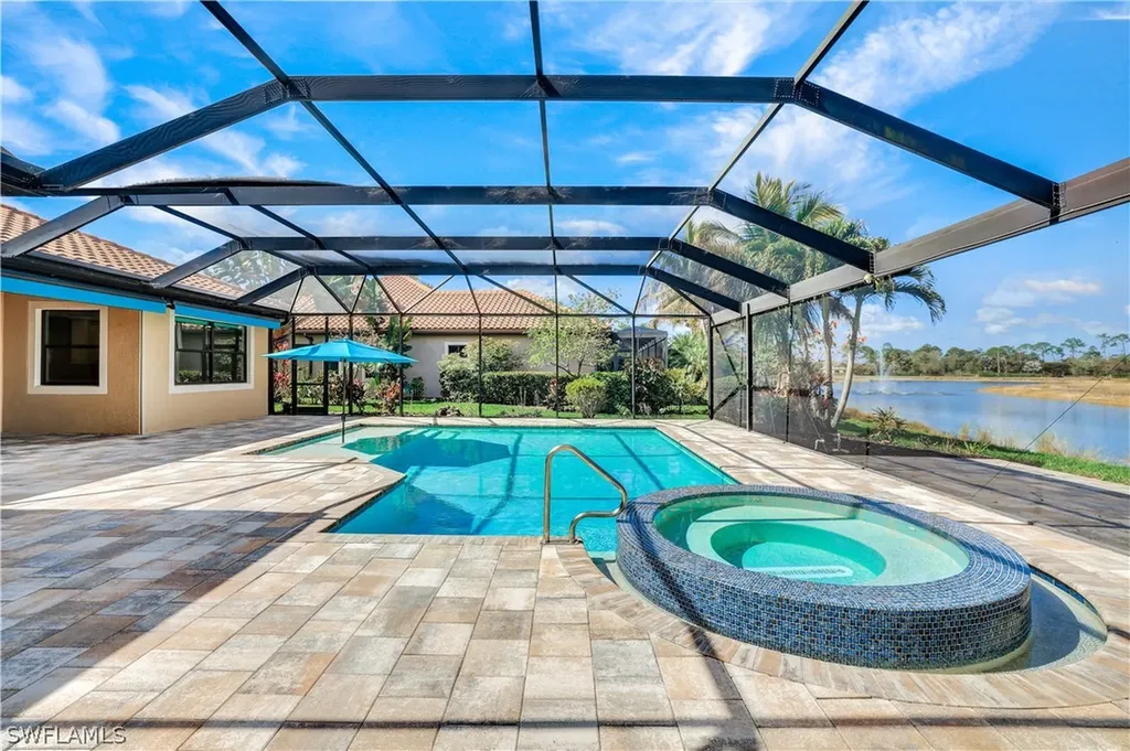 1621 Songbird Court Naples FL 34120