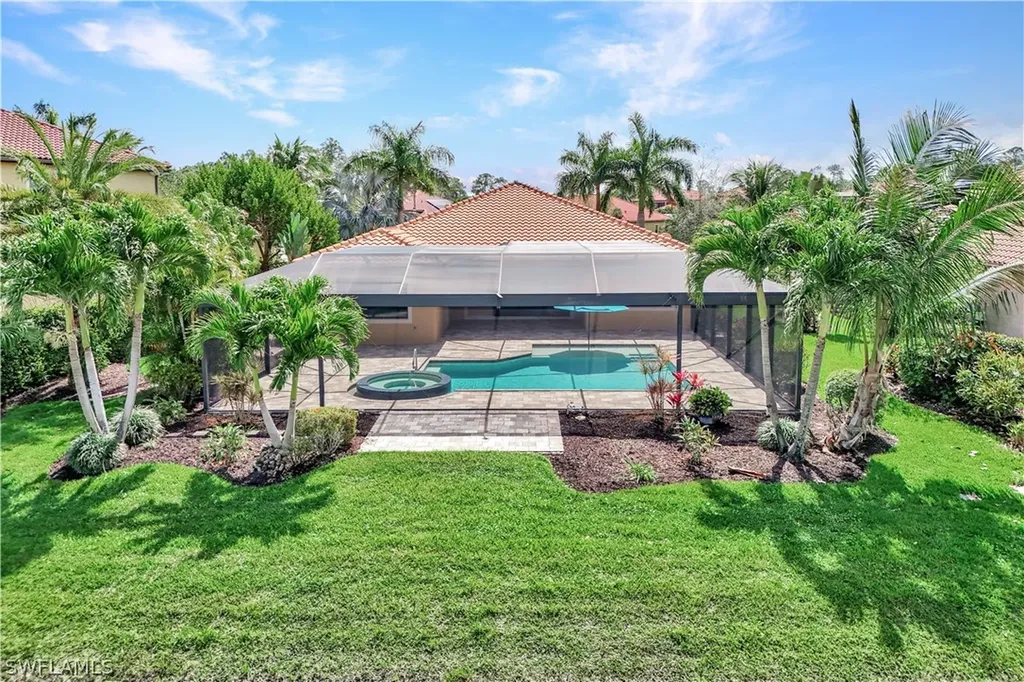 1621 Songbird Court Naples FL 34120