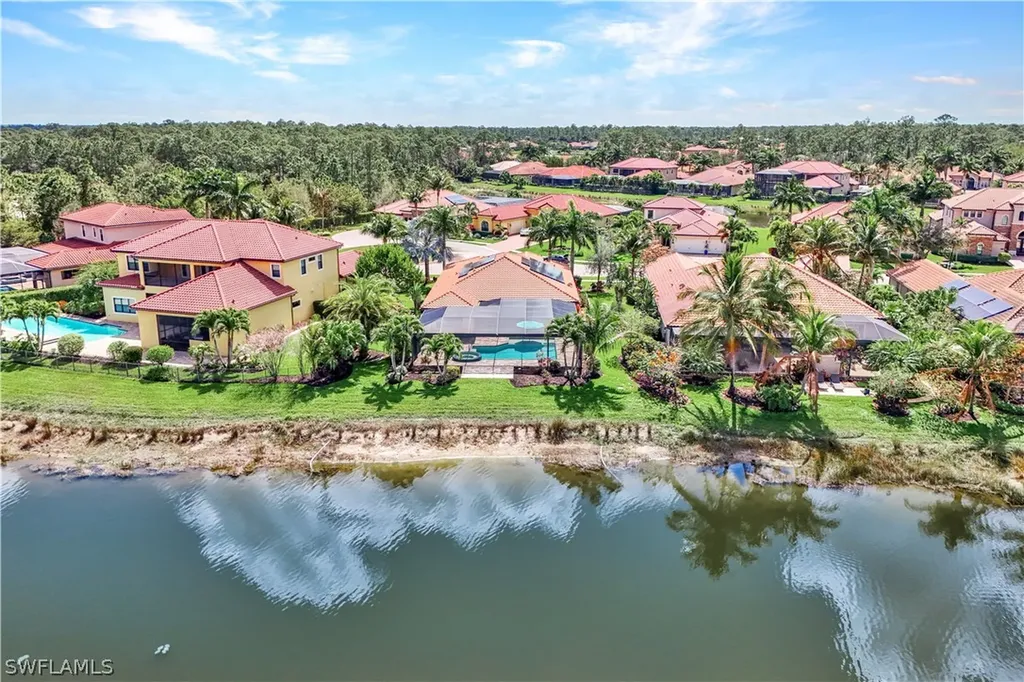1621 Songbird Court Naples FL 34120