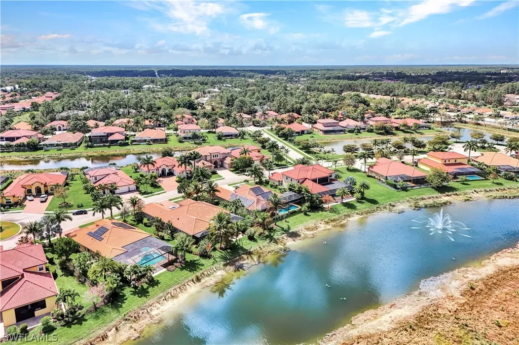 1621 Songbird Court Naples FL 34120