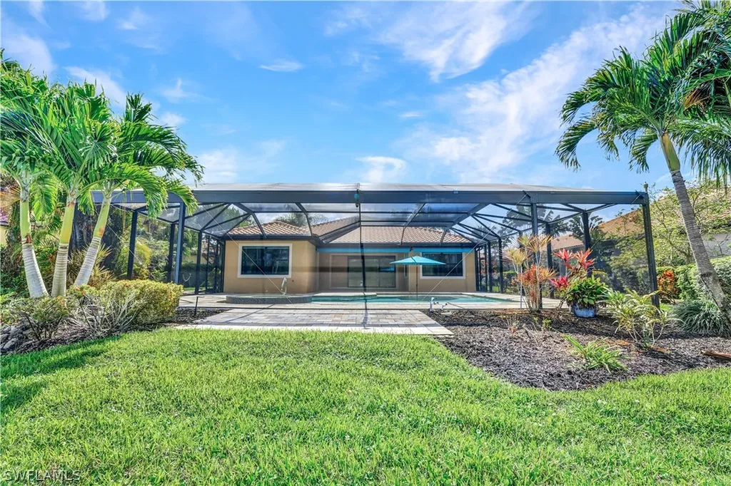 1621 Songbird Court Naples FL 34120
