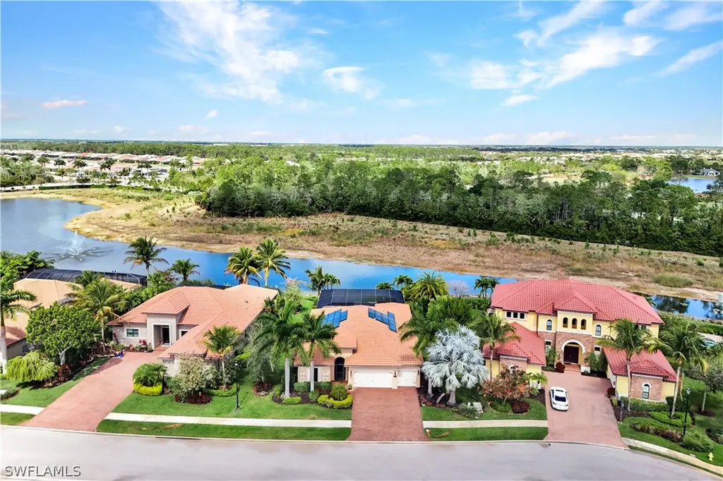 1621 Songbird Court Naples FL 34120