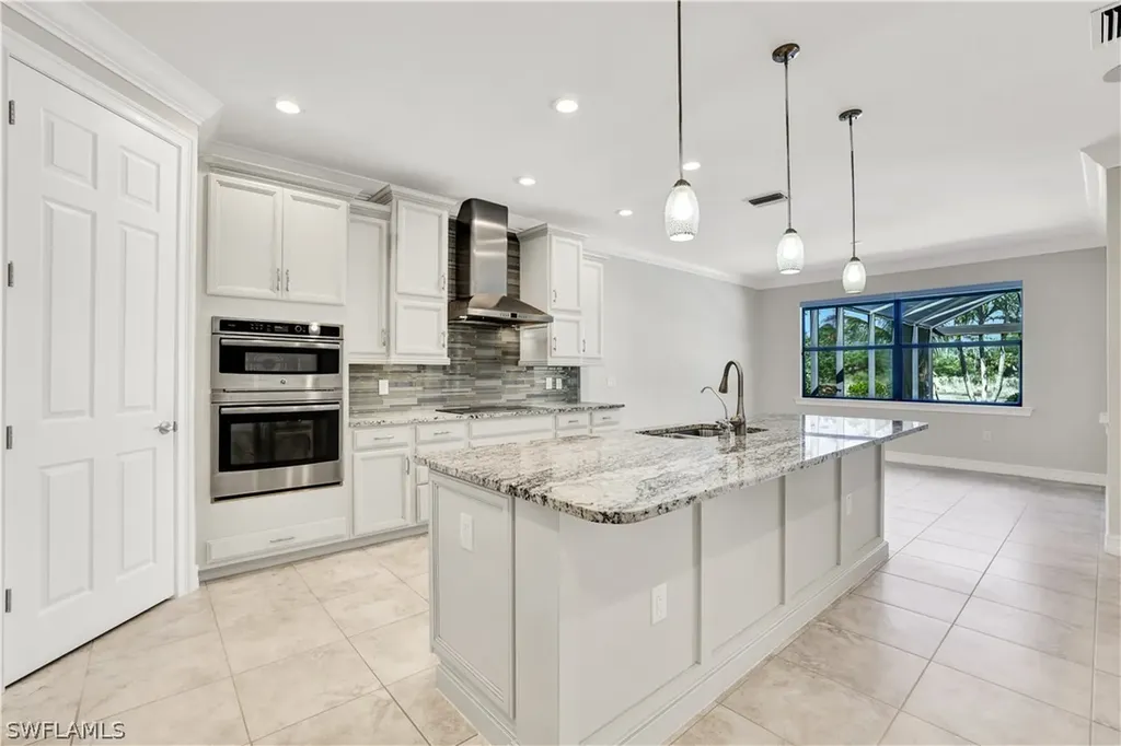1621 Songbird Court Naples FL 34120