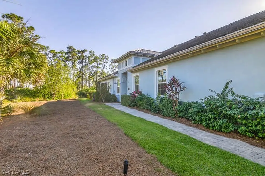 7003 Dominica Drive Naples FL 34113