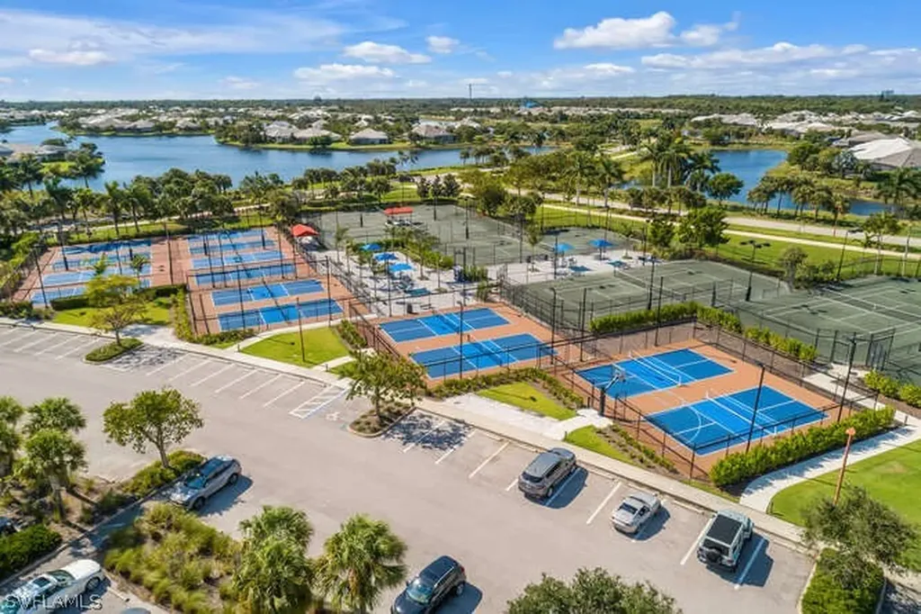 7003 Dominica Drive Naples FL 34113