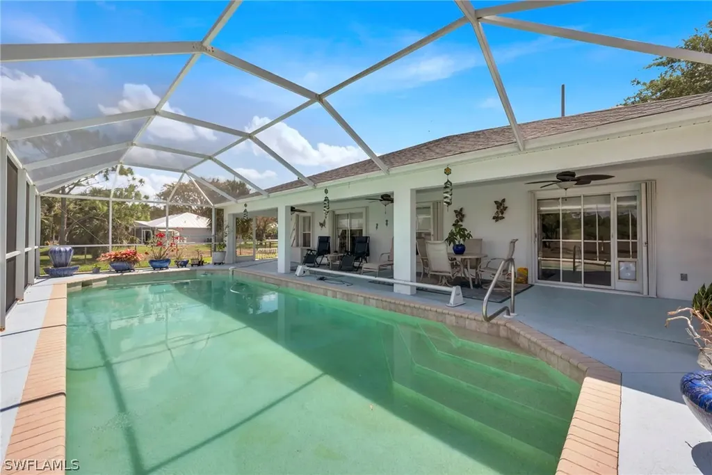 885 47th Avenue NE Naples FL 34120