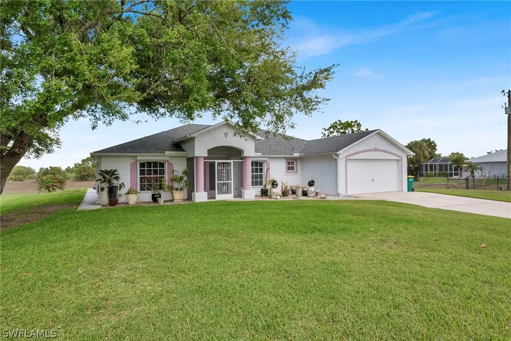 885 47th Avenue NE Naples FL 34120