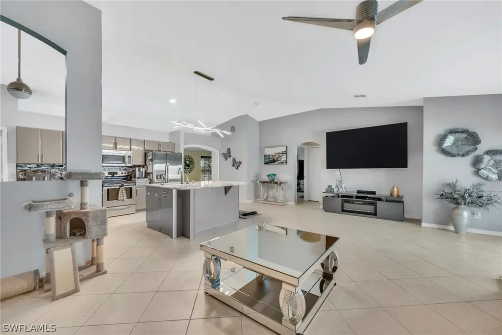 885 47th Avenue NE Naples FL 34120