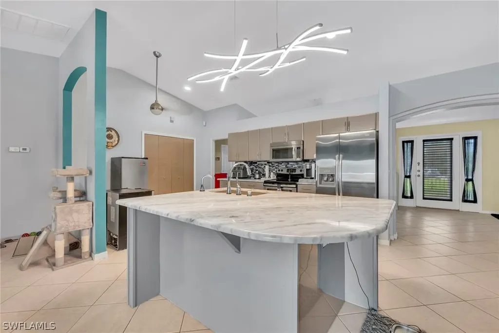 885 47th Avenue NE Naples FL 34120