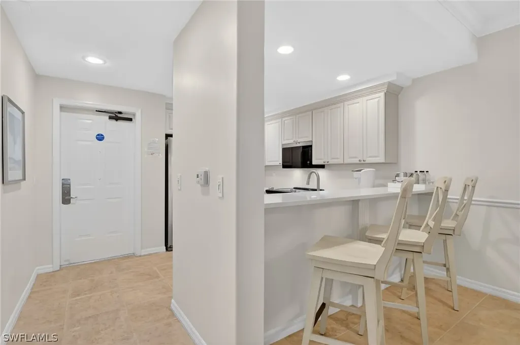221 9th Street S Naples FL 34102