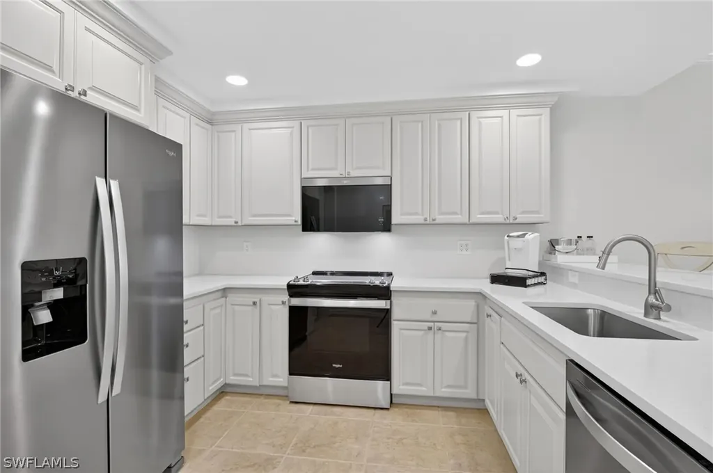 221 9th Street S Naples FL 34102