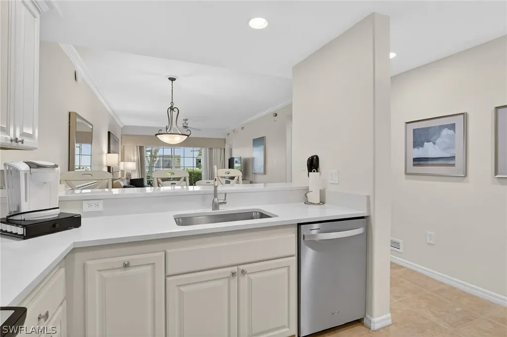221 9th Street S Naples FL 34102