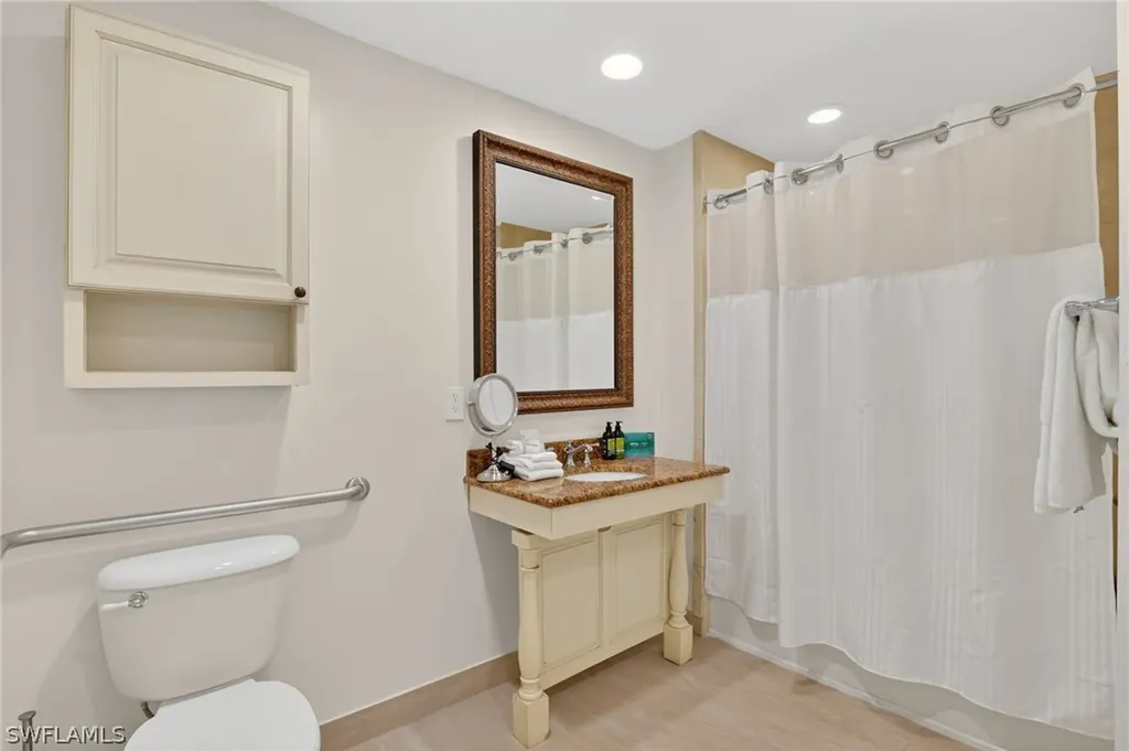 221 9th Street S Naples FL 34102