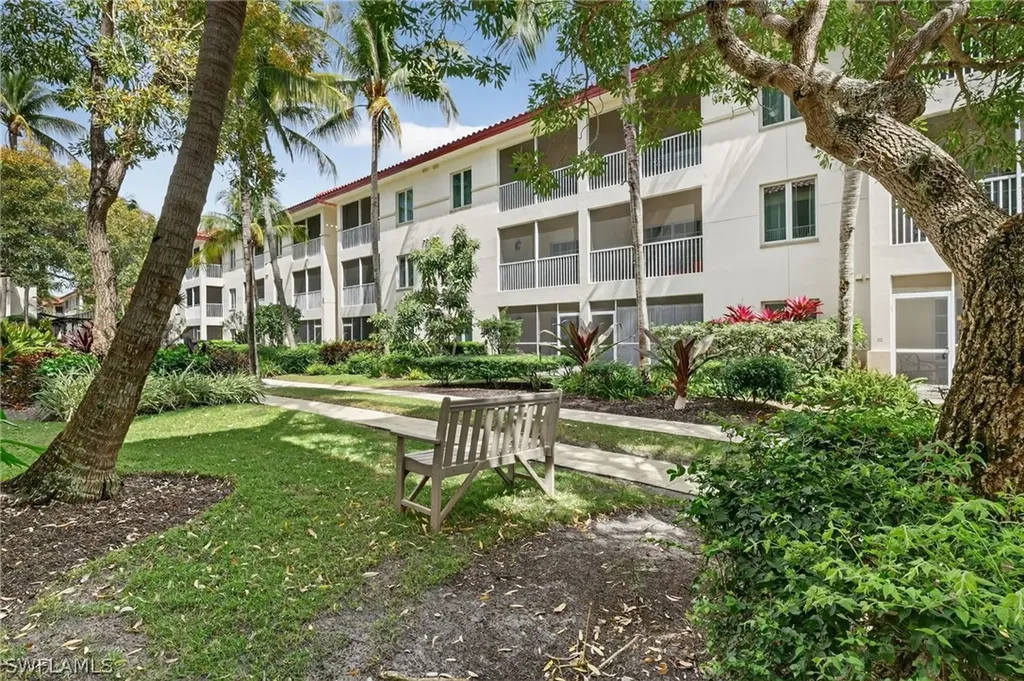 221 9th Street S Naples FL 34102
