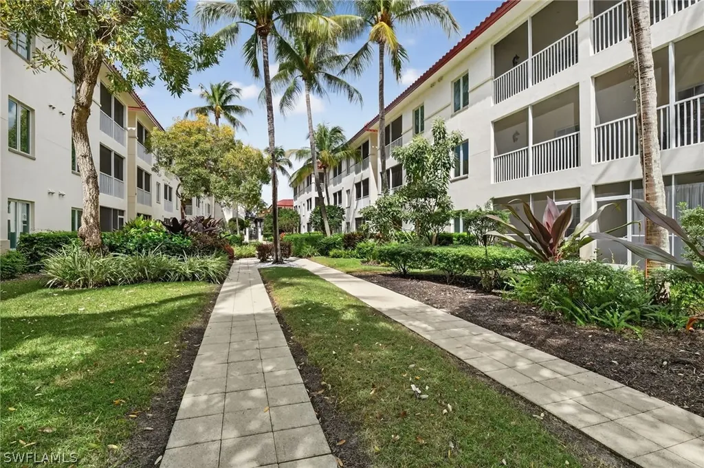221 9th Street S Naples FL 34102