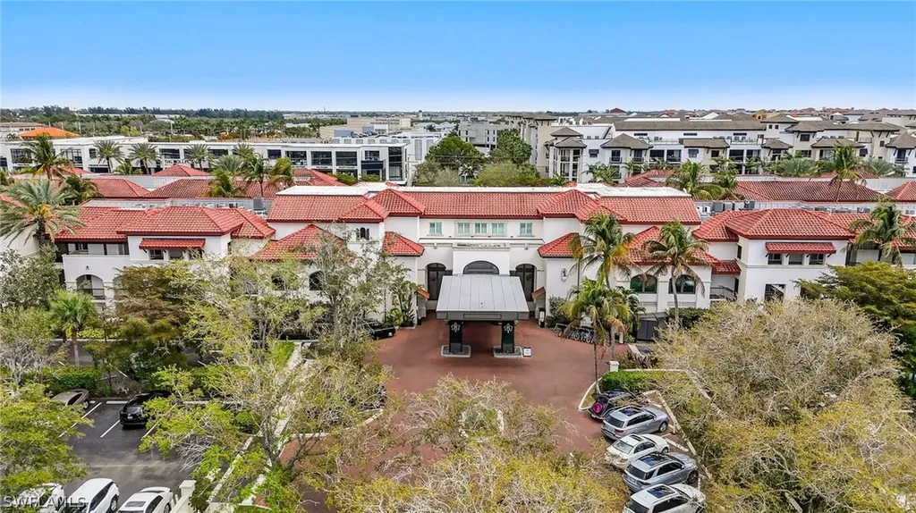 221 9th Street S Naples FL 34102