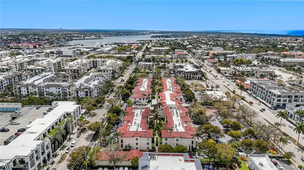 221 9th Street S Naples FL 34102