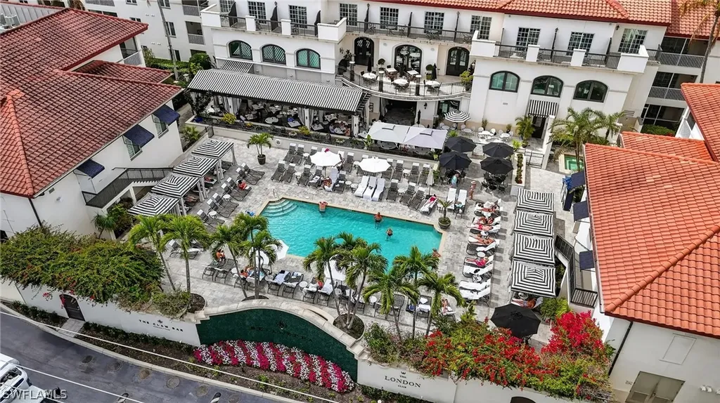 221 9th Street S Naples FL 34102
