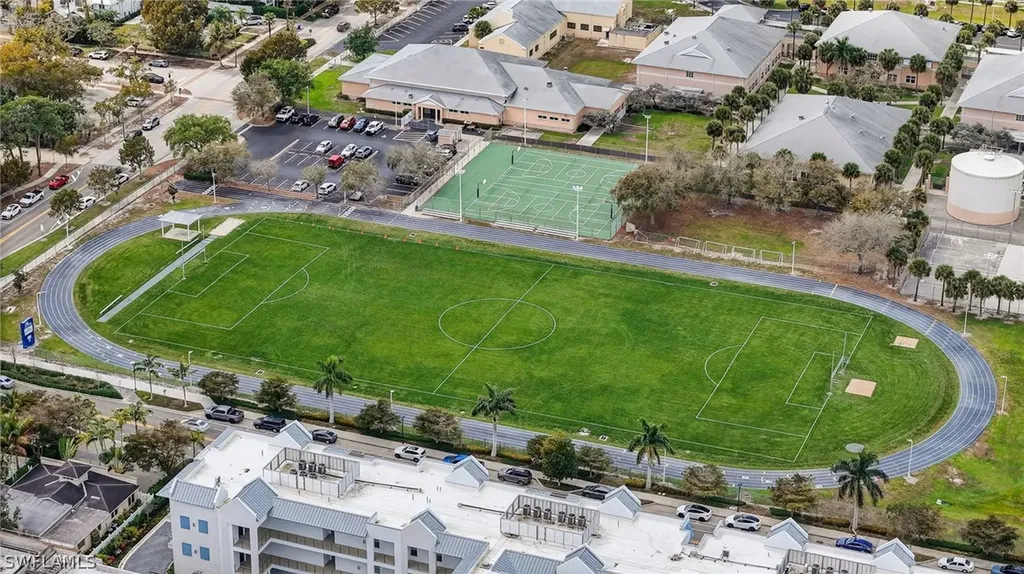 221 9th Street S Naples FL 34102
