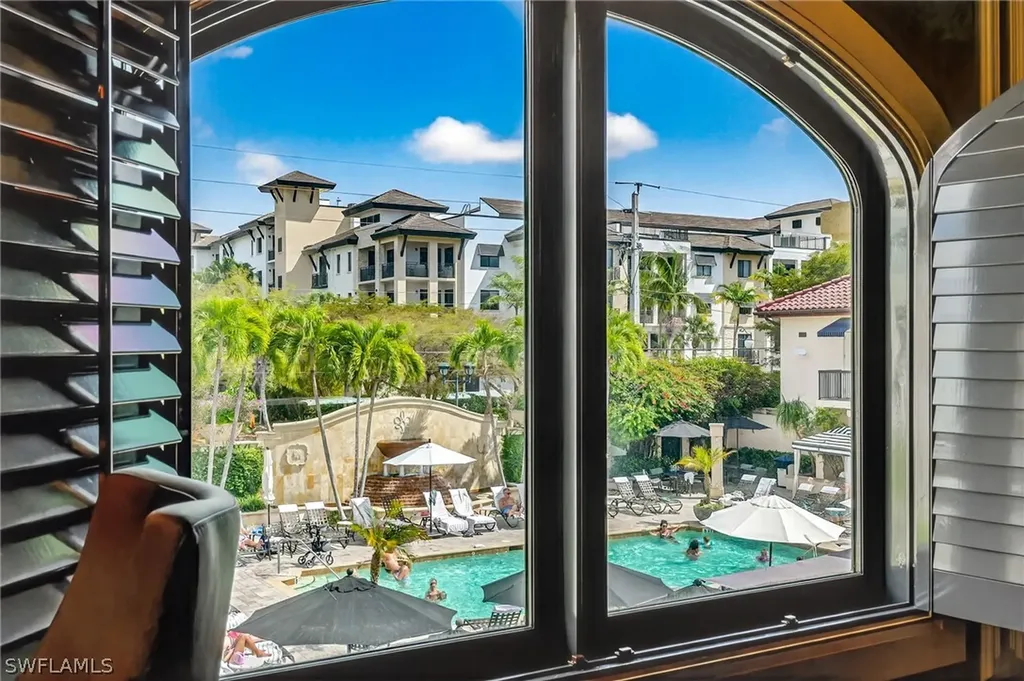 221 9th Street S Naples FL 34102