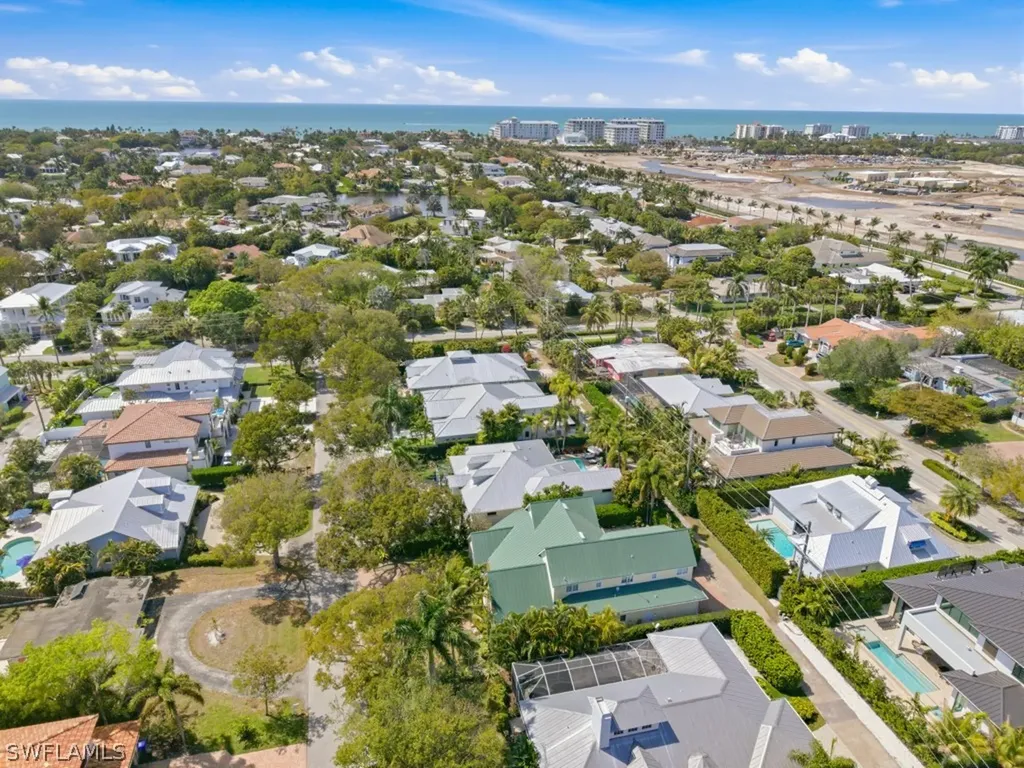 775 Broad Court N Naples FL 34102