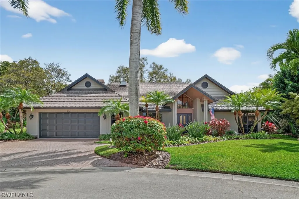812 Pine Creek Lane Naples FL 34108
