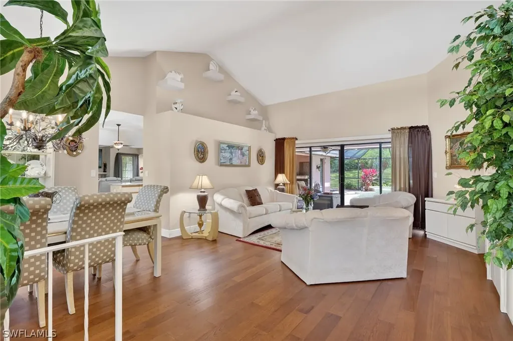 812 Pine Creek Lane Naples FL 34108