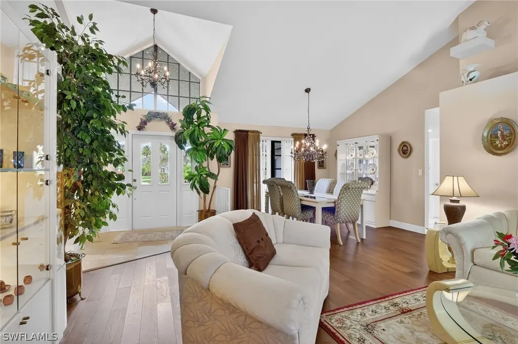 812 Pine Creek Lane Naples FL 34108