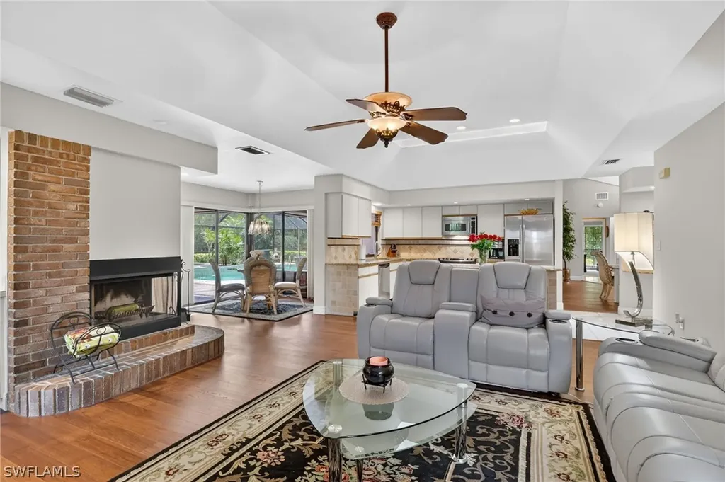 812 Pine Creek Lane Naples FL 34108