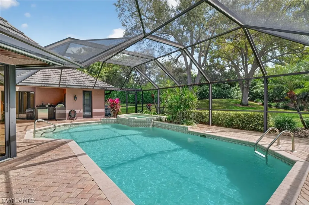 812 Pine Creek Lane Naples FL 34108