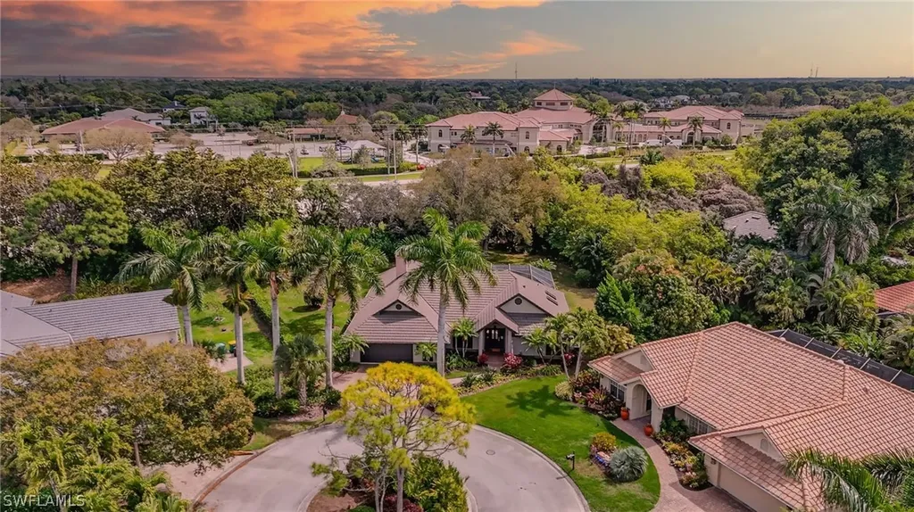 812 Pine Creek Lane Naples FL 34108