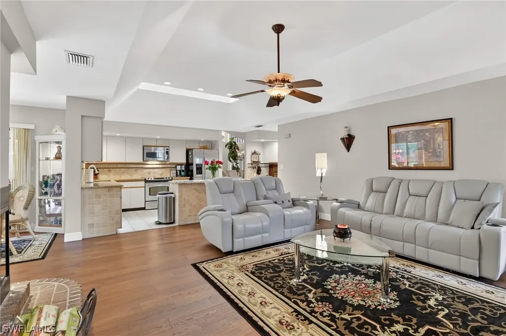 812 Pine Creek Lane Naples FL 34108