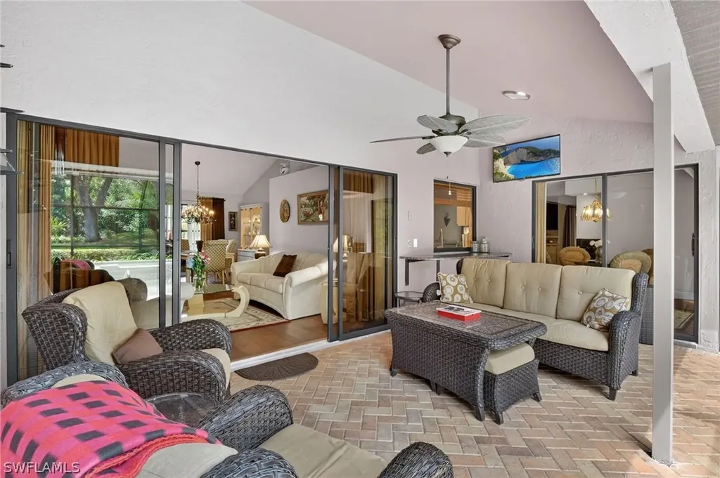 812 Pine Creek Lane Naples FL 34108
