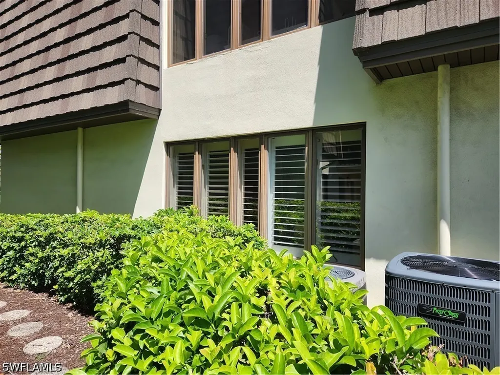 1629 Spoonbill Lane Naples FL 34105