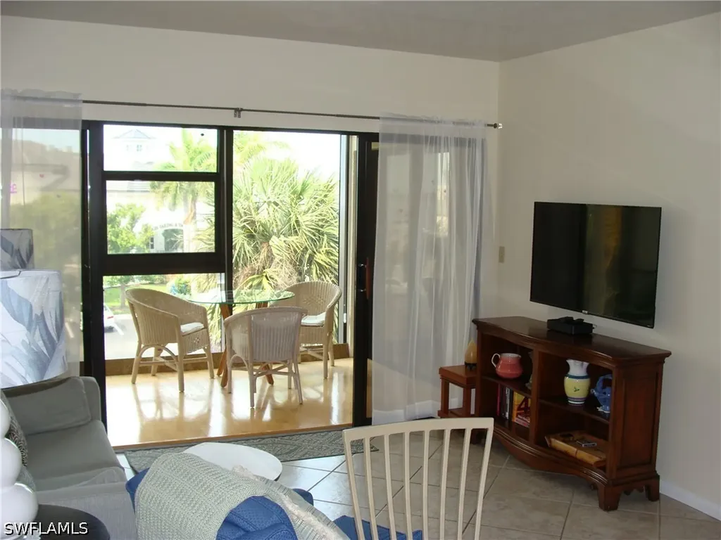 807 River Point Drive Naples FL 34102