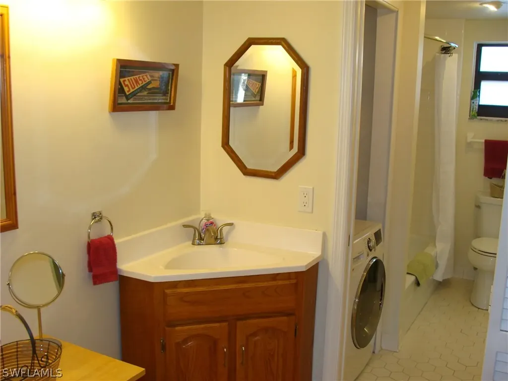 807 River Point Drive Naples FL 34102