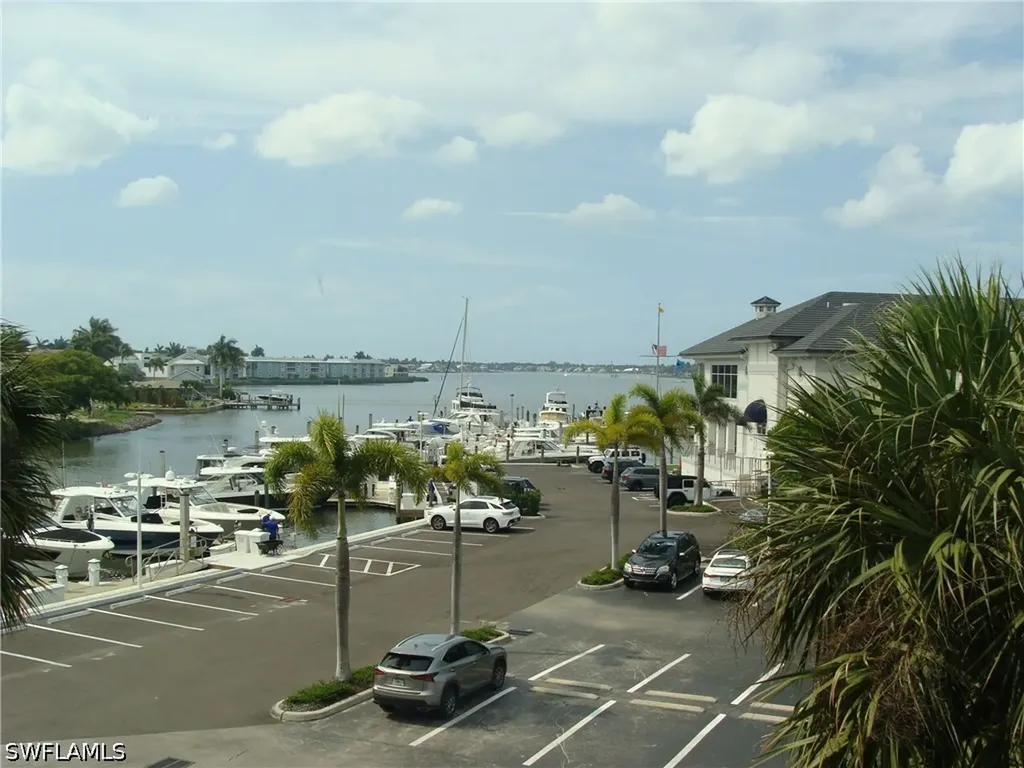 807 River Point Drive Naples FL 34102