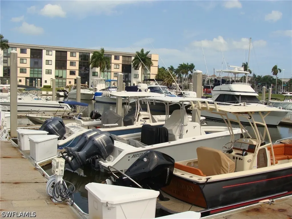 807 River Point Drive Naples FL 34102