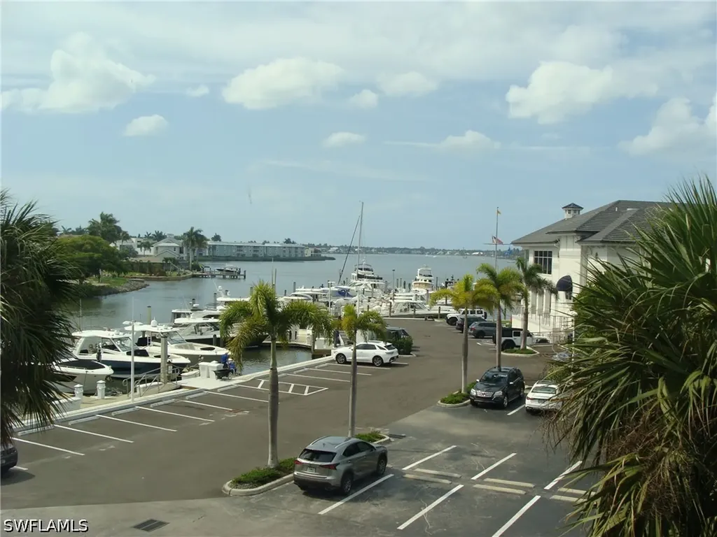 807 River Point Drive Naples FL 34102