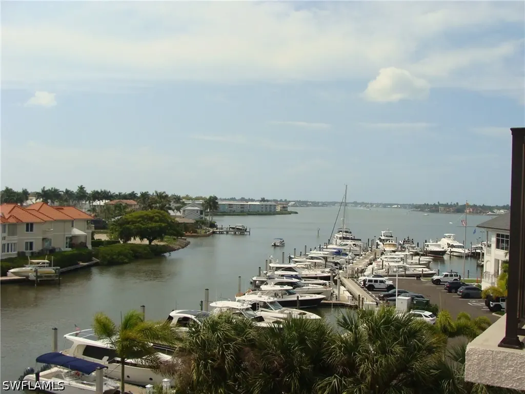 807 River Point Drive Naples FL 34102