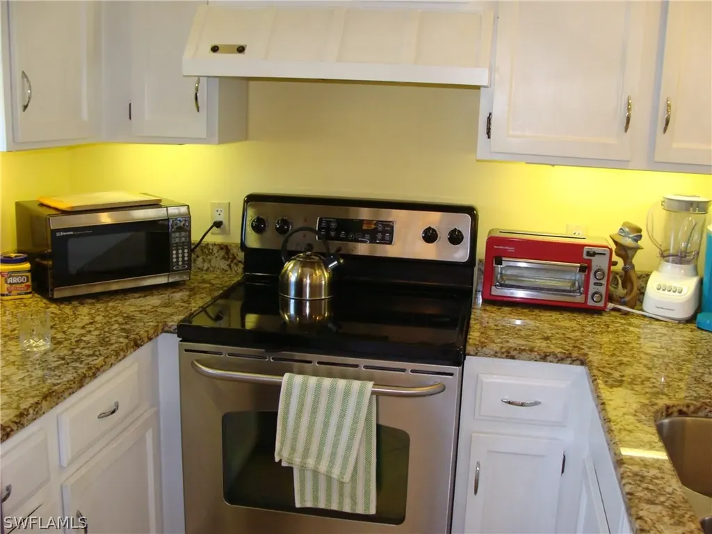 807 River Point Drive Naples FL 34102