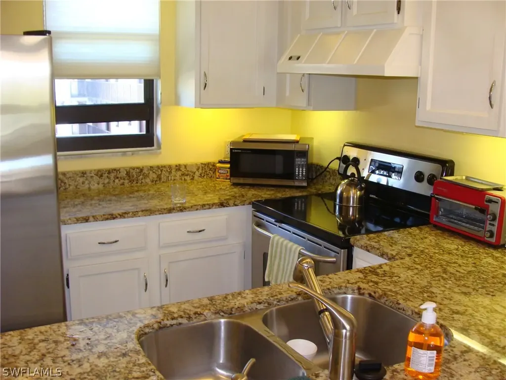 807 River Point Drive Naples FL 34102