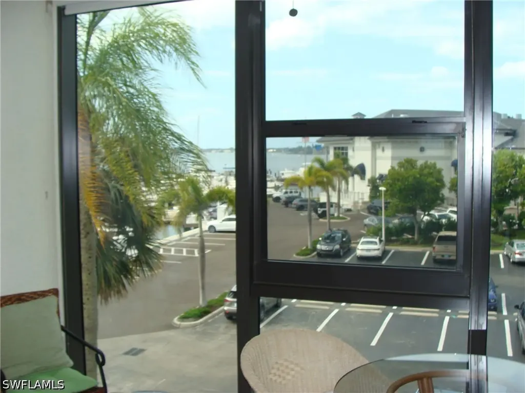 807 River Point Drive Naples FL 34102