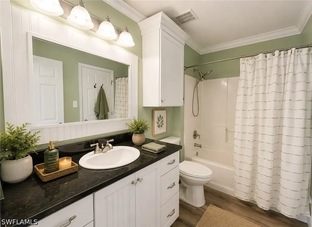 122 Leawood Circle Naples FL 34104