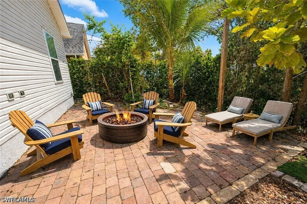 122 Leawood Circle Naples FL 34104